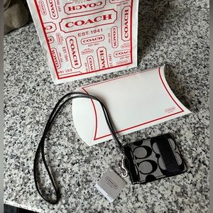 COACH Sis Lanyard ID with gift box